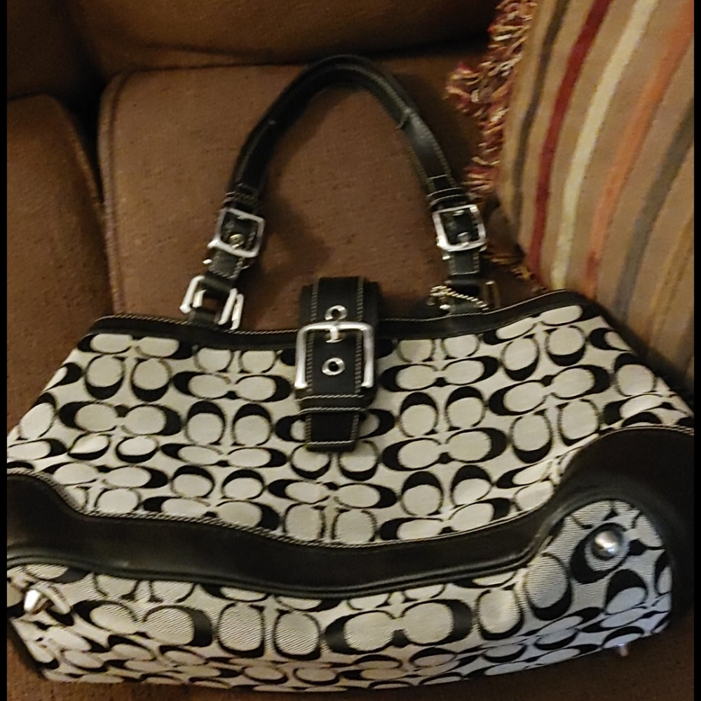 Coach black signature shoulder bag purse VGC